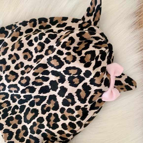 NWOT! Kate Spade ♠️ Baby Hat & Crib Shoe Set 🐆 - Picture 3 of 10